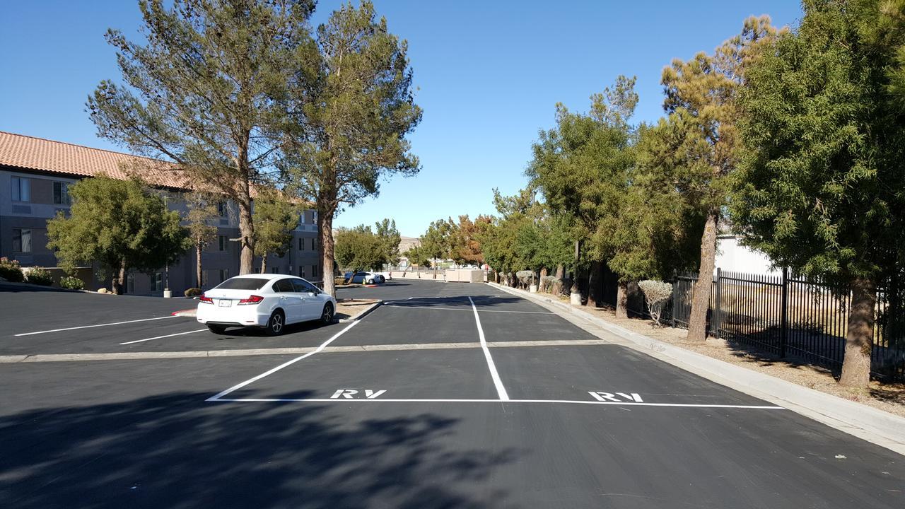 Baymont By Wyndham Barstow Historic Route 66 Hotel Exterior foto